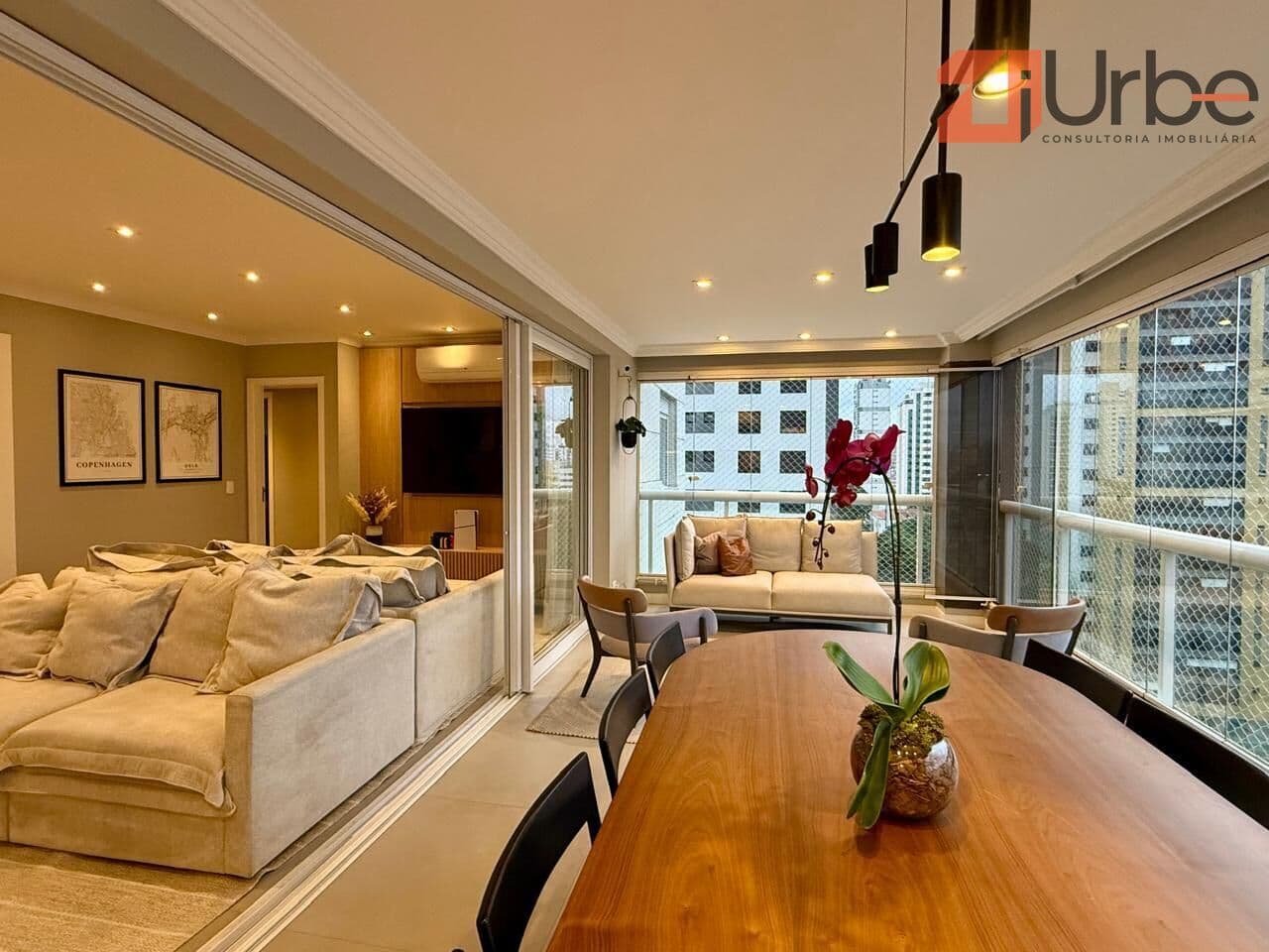 Apartamento à venda totalmente reformado na Vila Romana com 134m², 3 suítes, próximo ao Bourbon Shopping