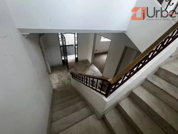 Casa Comercial / Residencial à venda no Jardim América com 600m², 10 vagas à 250mts do Parque Ibirapuera