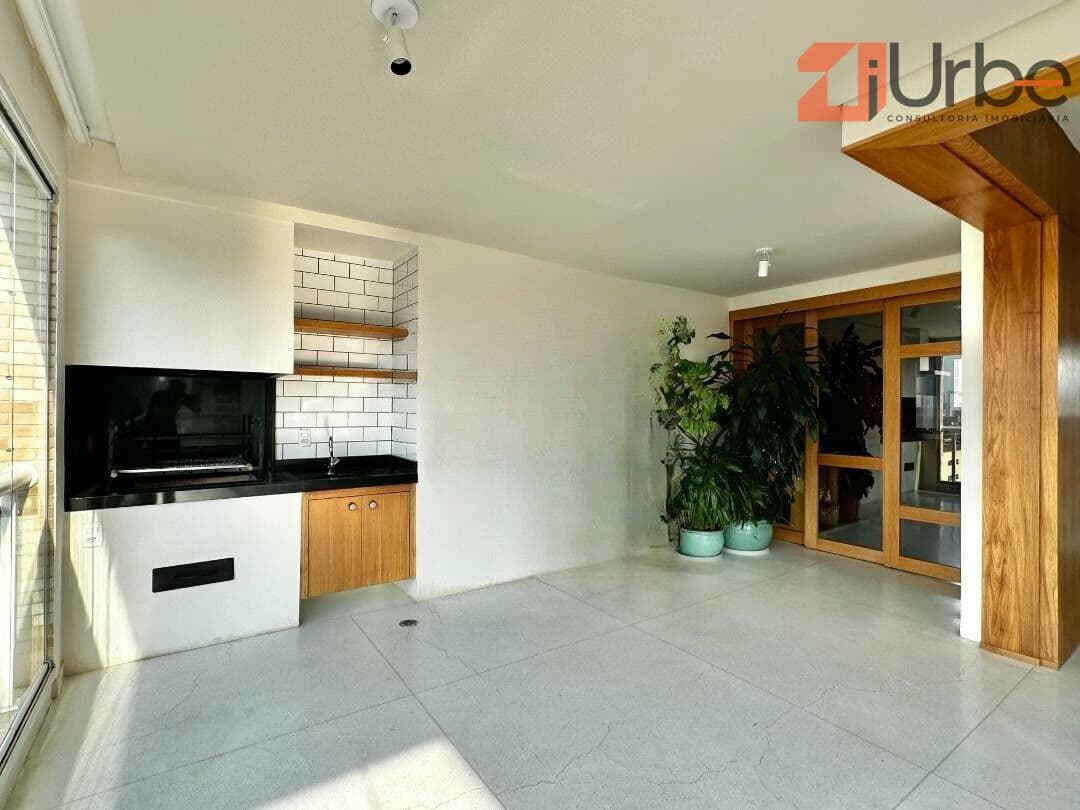 Apartamento à venda reformado na Vila Romana com 162m², 3 vagas próximo à Avenida Sumaré