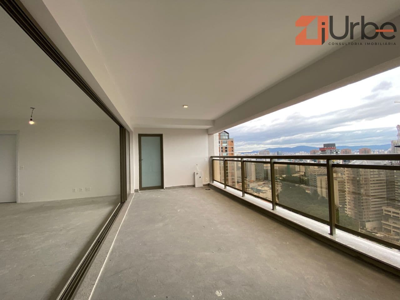 Pronto para morar com 3 suítes à venda, 173m² à 2 quadras da Avenida Sumaré
