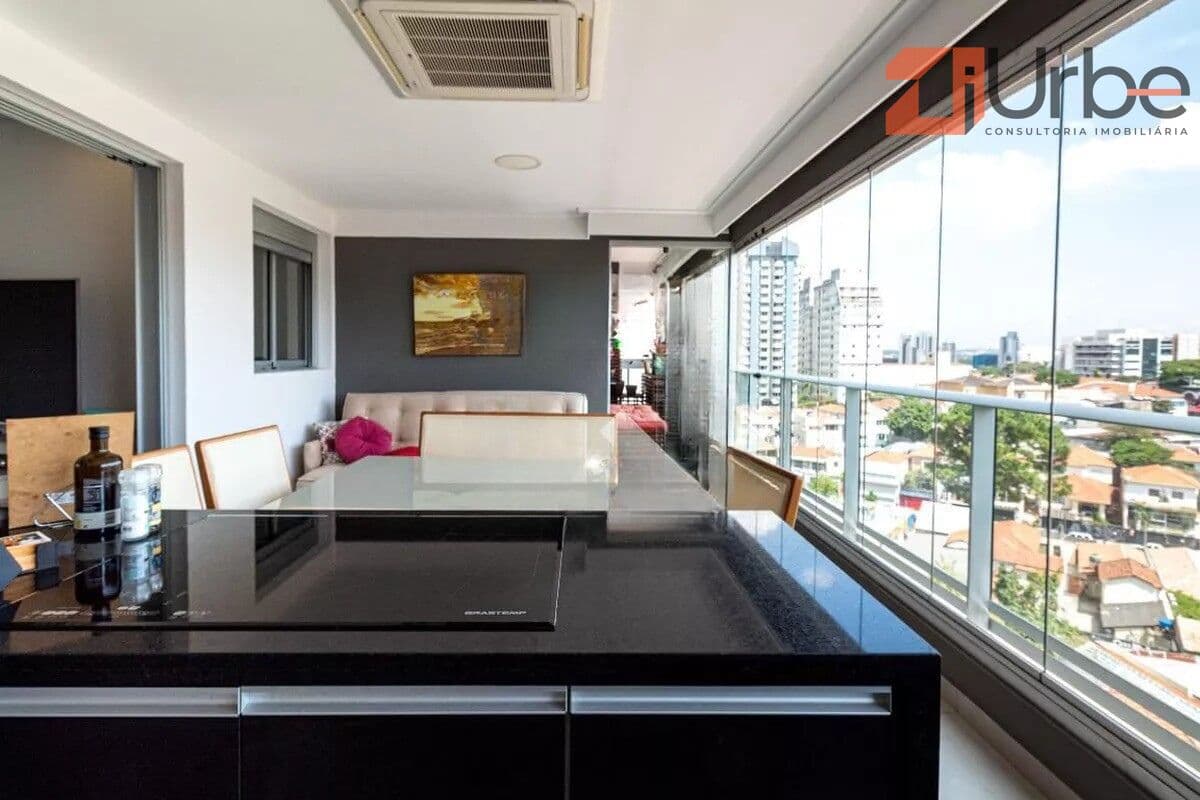 Lindo apartamento à venda com 121m², 2 vagas em Pinheiros próximo à estação Fradique Coutinho