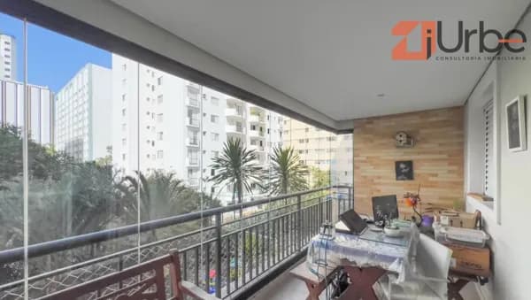 Apartamento à venda 115m², 3 dormitórios à poucos minutos do Metrô e do Parque Ibirapuera