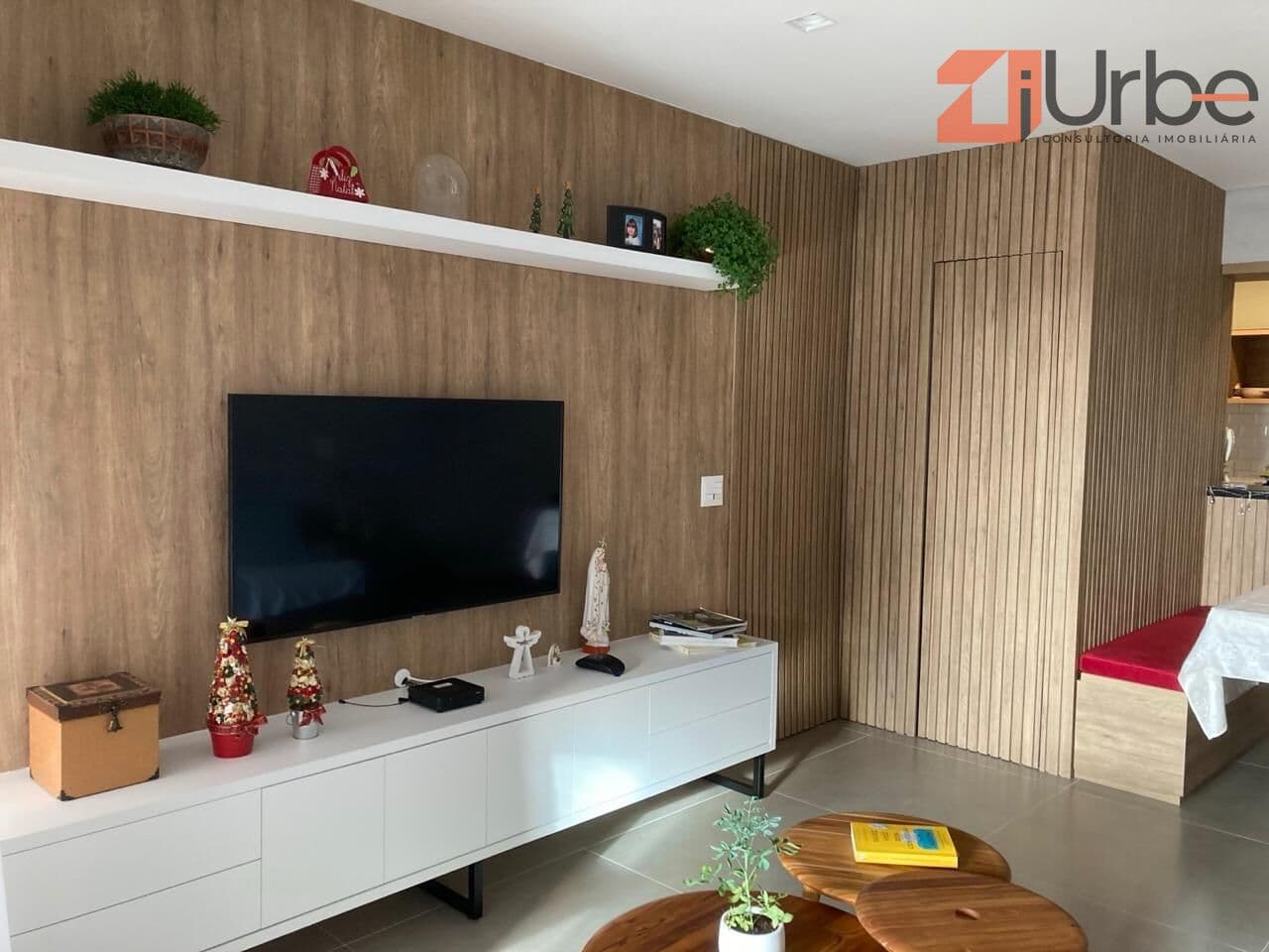 Lindo apartamento reformado com 94m², 2 vagas na Lapa