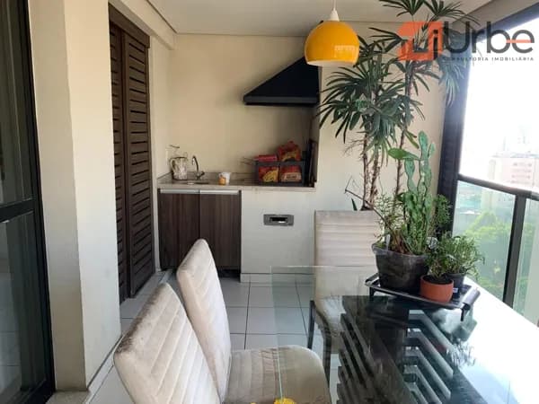 Apartamento à venda 108m², 2 vagas à 500 metros da estação Praça da Árvore do metrô,