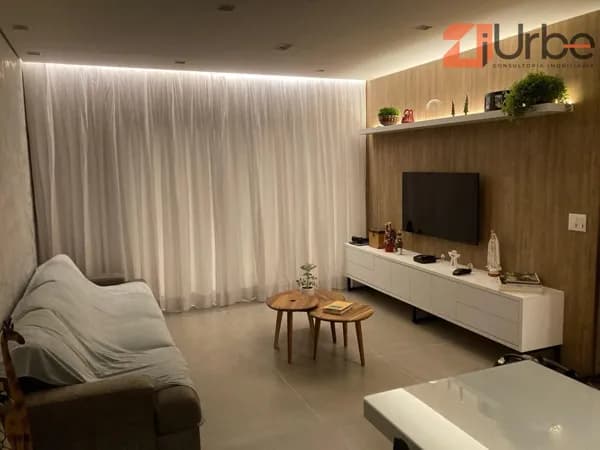 Lindo apartamento reformado com 94m², 2 vagas na Lapa