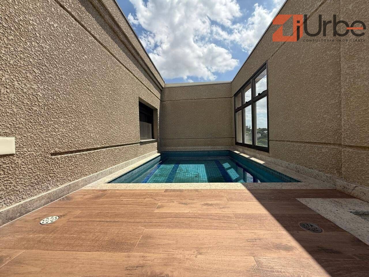 Cobertura Duplex à venda com 183m², 3 vagas "nunca habitada" na Vila Anastácio