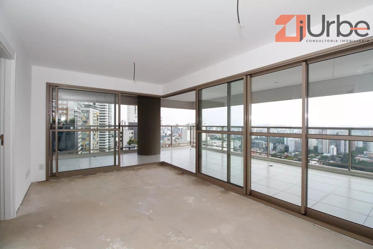 Apartamento à venda em andar alto com 144m², 3 suítes, 2 vagas na Vila Madalena à 300mts do Metrô