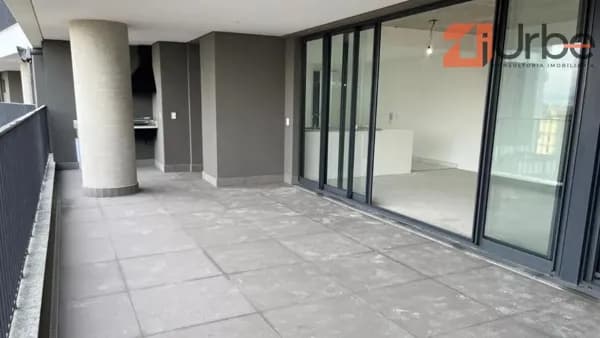 Apartamento pronto à venda com 151m², 2 suítes, 2 vagas em Pinheiros com fácil acesso à Avenida Sumaré e Faria Lima