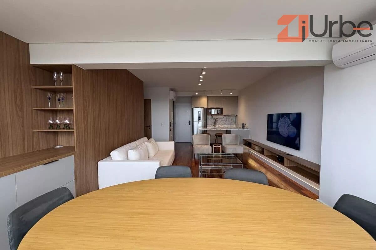 Apartamento mobiliado à venda em Pinheiros com 67m², 1 suíte próximo ao Metrô Fradique Coutinho