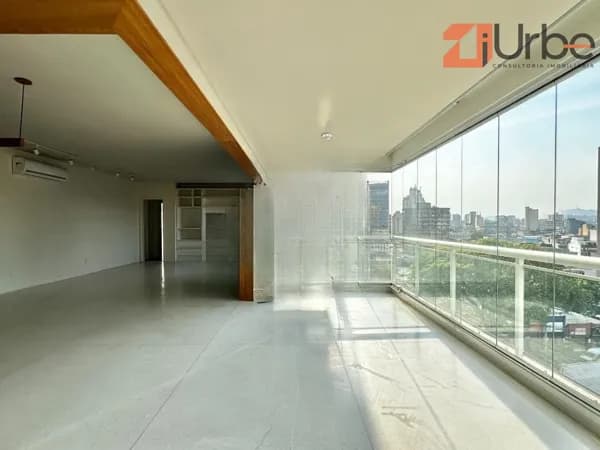 Apartamento à venda reformado na Vila Romana com 162m², 3 vagas próximo à Avenida Sumaré
