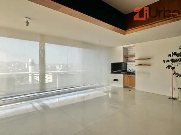 Apartamento à venda reformado na Vila Romana com 162m², 3 vagas próximo à Avenida Sumaré
