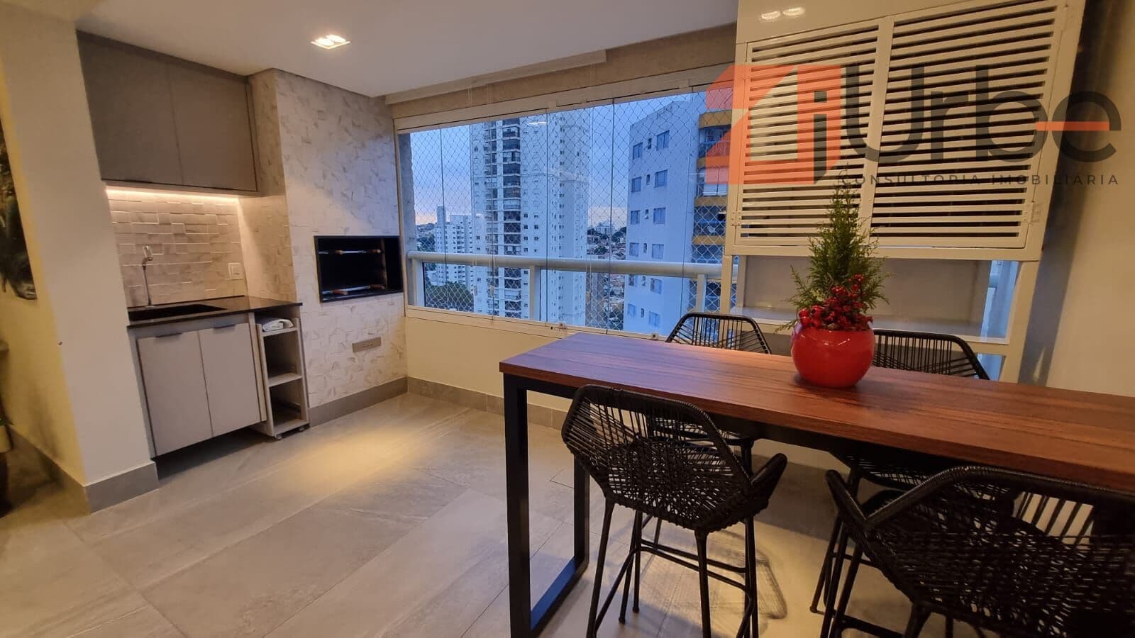 Apartamento 3 Dormitórios c/ Suíte Moderno e Reformado