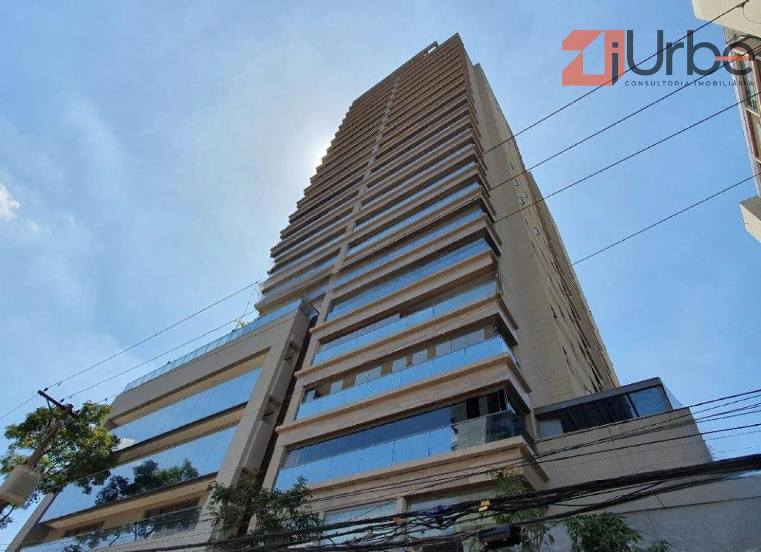 Impecável apartamento à venda em Pinheiros com 160m², 3 suítes à 300mts da Estação Sumaré