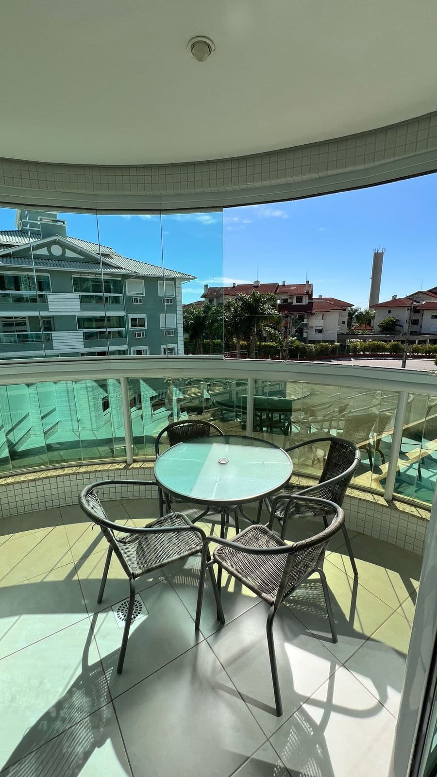 Apartamento à venda a apenas 250 metros do mar - Ingleses norte