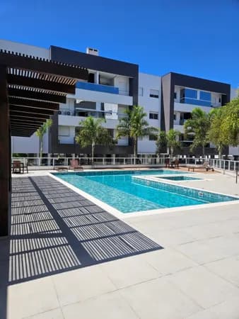 Apartamento à venda a 200m do mar - 2 suítes