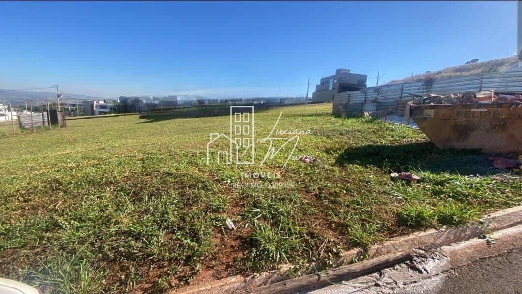Lote/Terreno em Patos de Minas - Chácaras Caiçaras