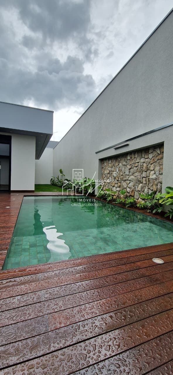 Casa em Patos de Minas - Chácaras Caiçaras