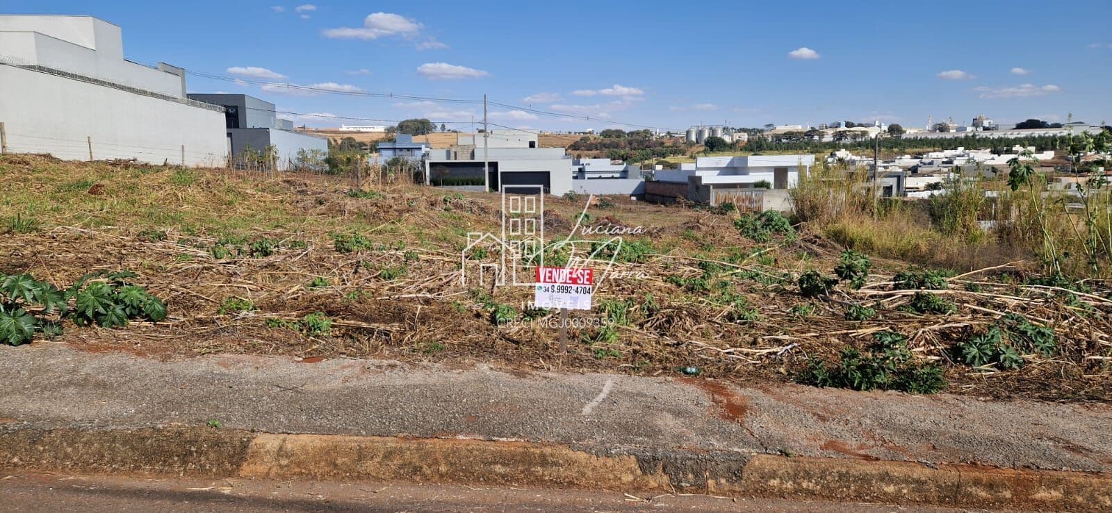 Lote/Terreno em Patos de Minas - Chácaras Caiçaras