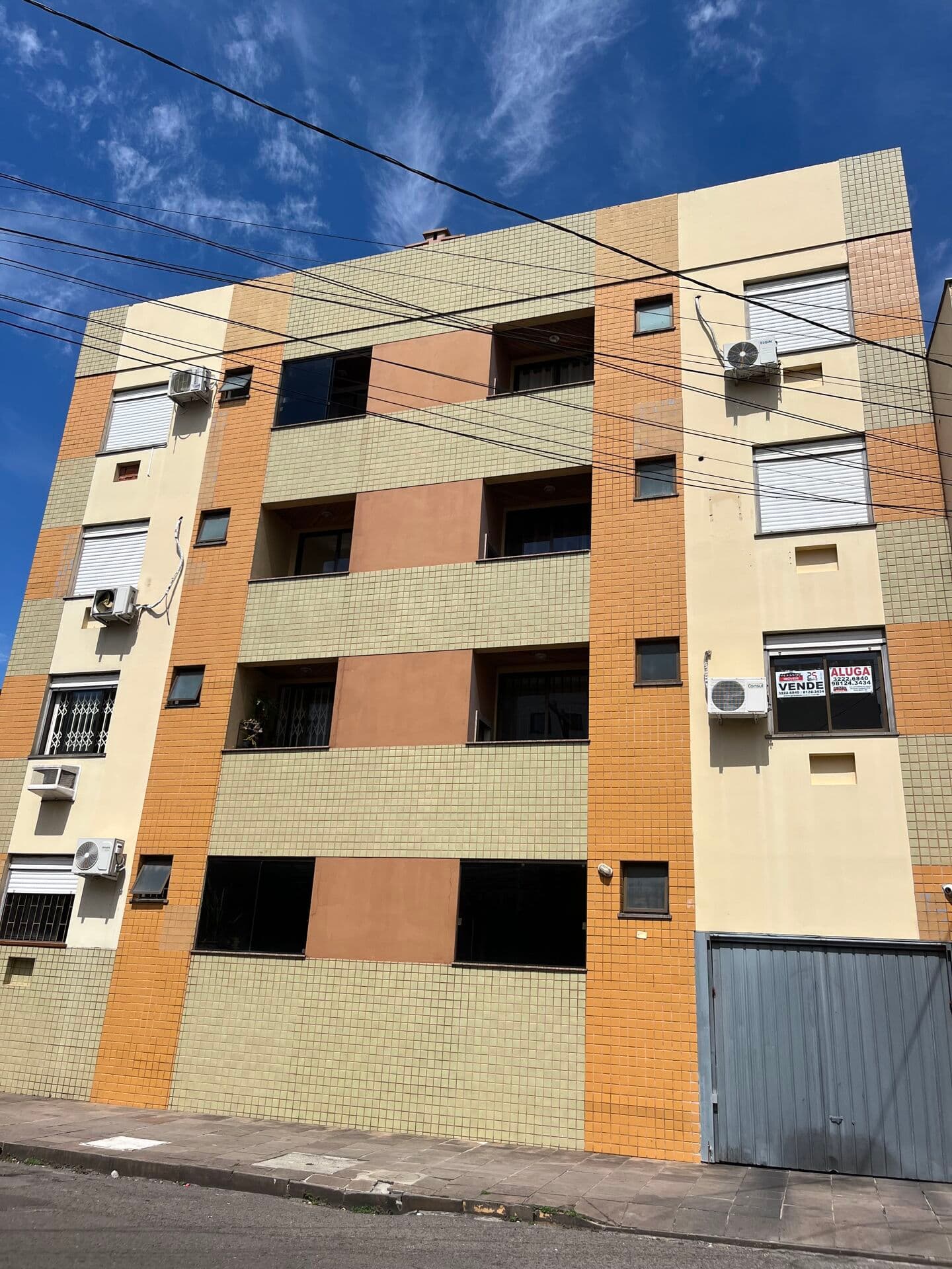 Ap. 2 dormitórios - churrasqueira - garagem