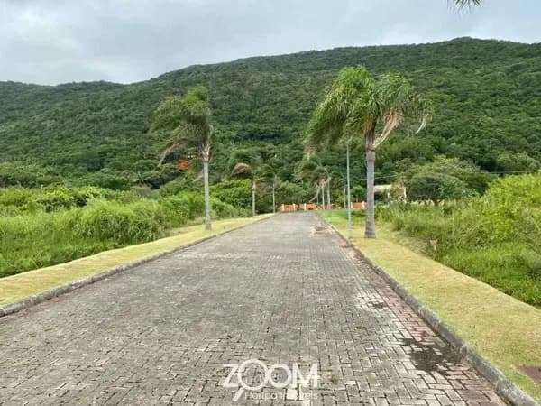 Lote em Condomínio Fechado