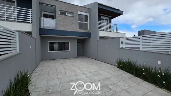 Casa em Campeche, com 3 suítes.