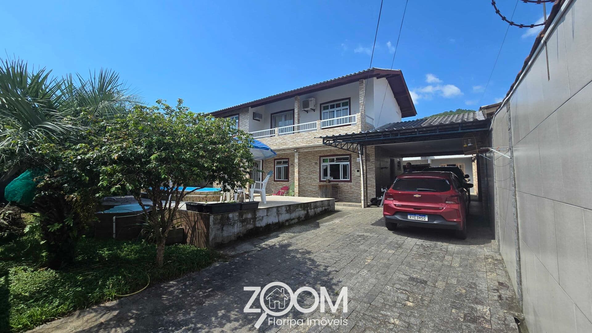 Casa com piscina