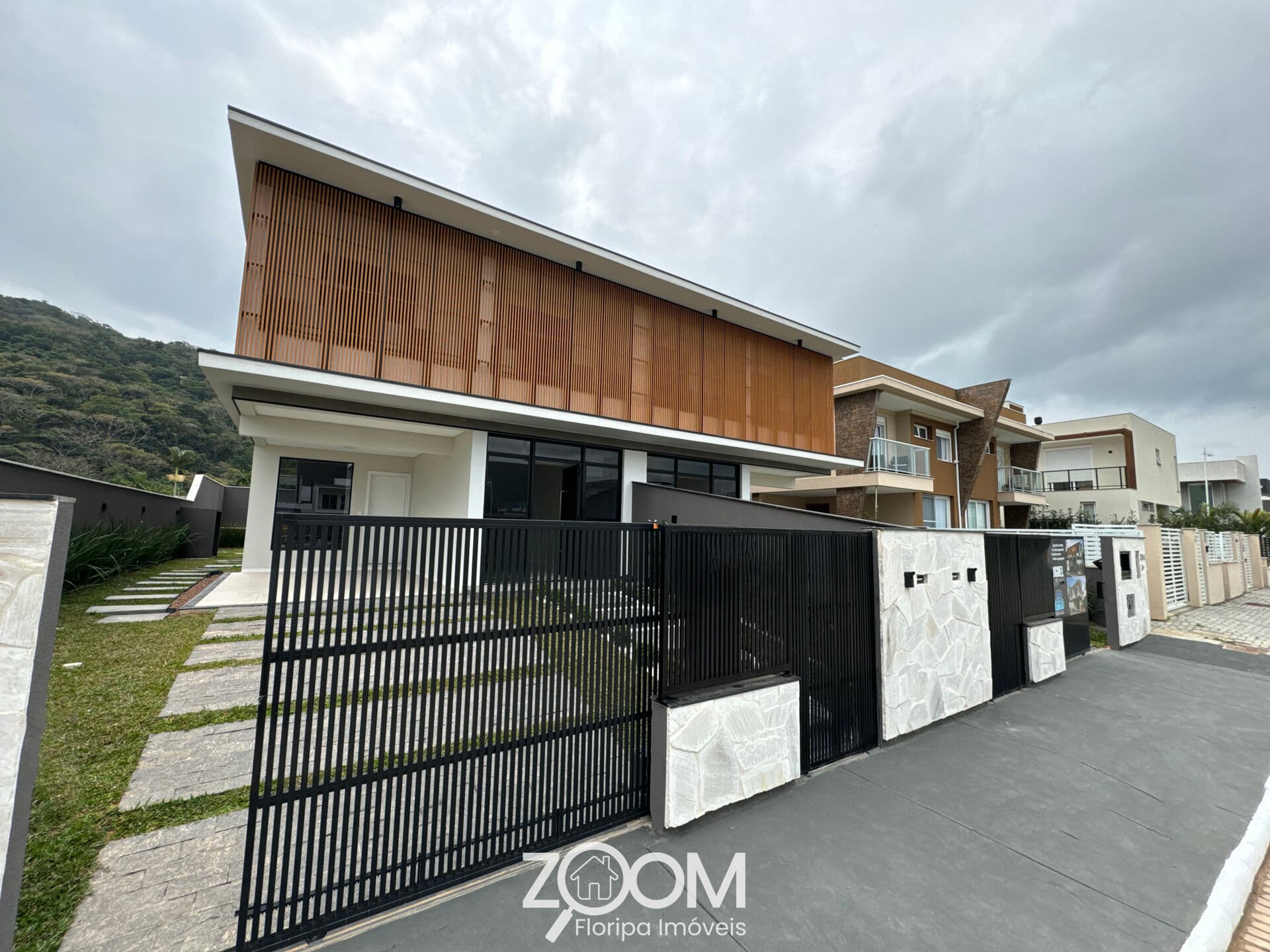 Casa Alto Padrão em Rio Tavares, Florianópolis/SC