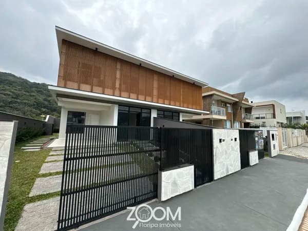 Casa Alto Padrão em Rio Tavares, Florianópolis/SC
