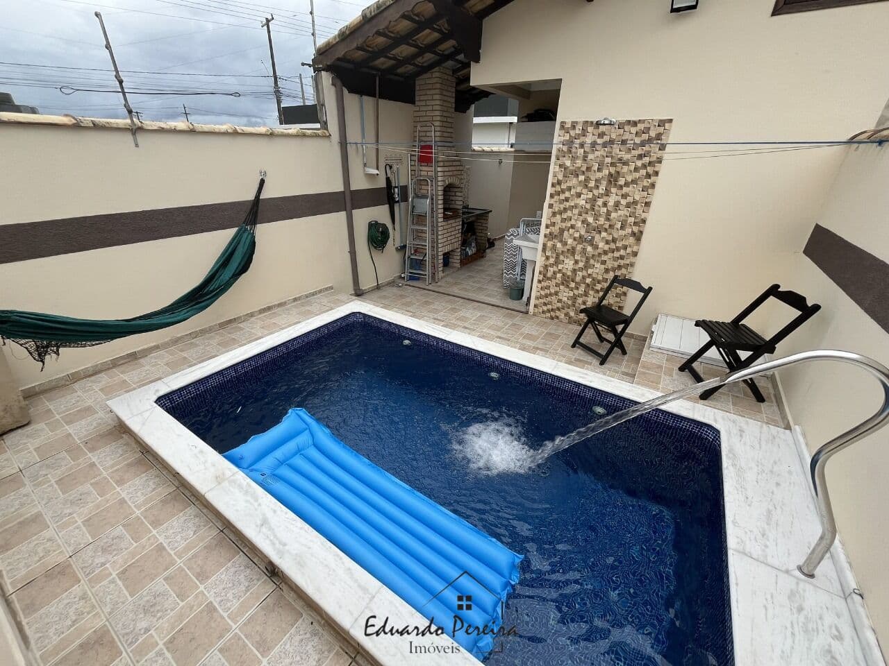 Casa a venda com Piscina e churrasqueira no bairro Jardim Grandesp, Itanhaém/SP
