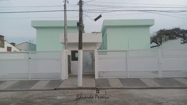 Sobrado em condomínio a venda no bairro Nova Itanhaém- Praia