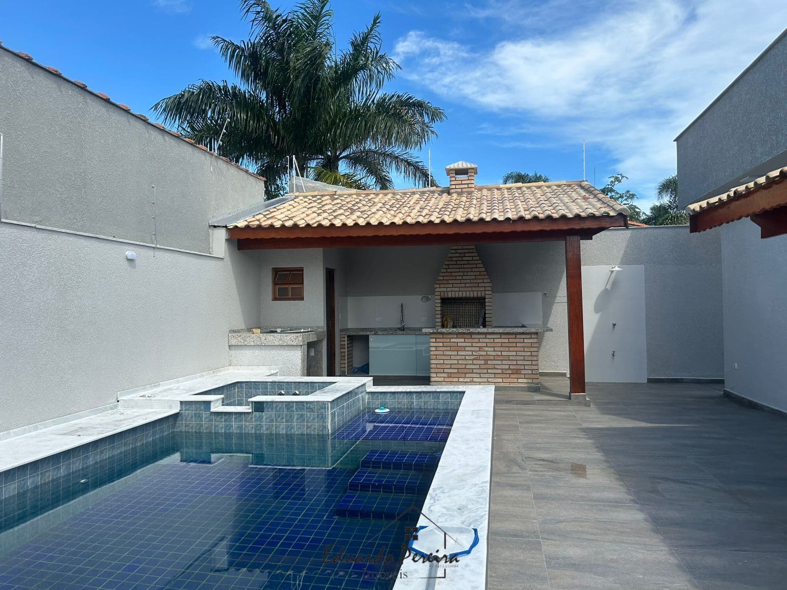 Casa Térrea a 200 Metros da Praia – Conforto, Lazer e Sofisticação no Jardim Regina em Itnhaém -SP