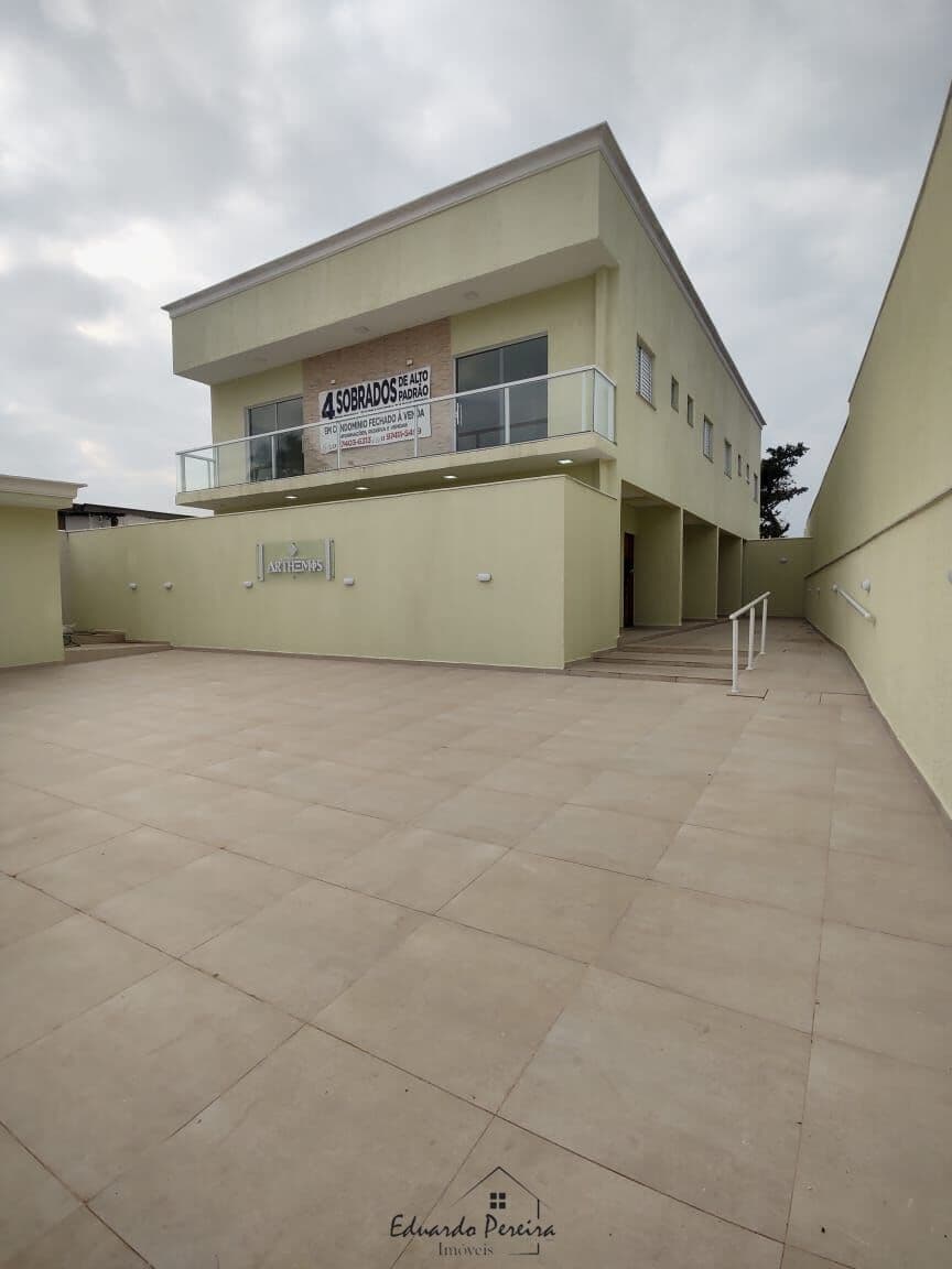 Sobrado em Condomínio á venda com píscina privativa no Belas Artes, Itanhaém/SP