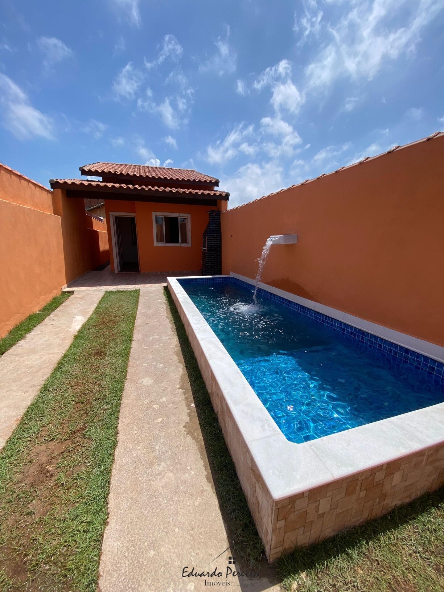 🏡 LINDA CASA LADO PRAIA COM PISCINA – NÃO GEMINADA – JARDIM JAMAICA! 🌊