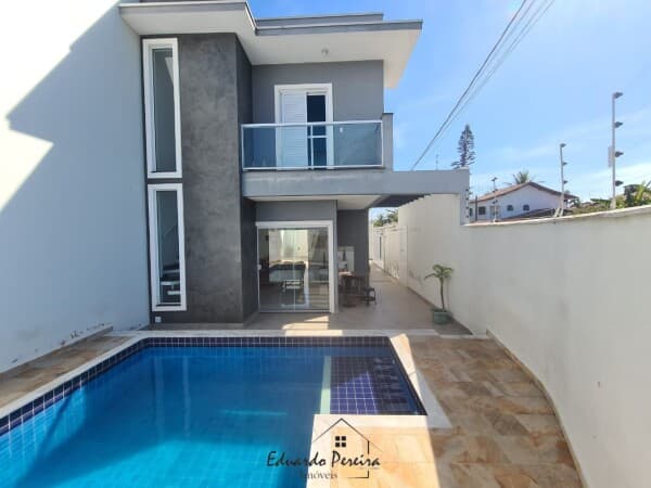 Sobrado para Venda no bairro Jardim Regina, localizado na cidade de Itanhaém / SP.