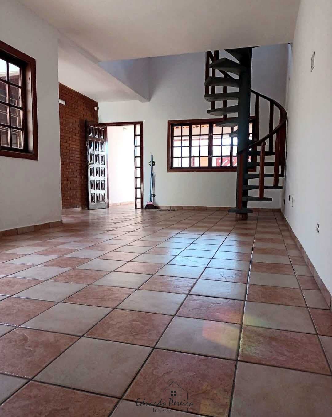 Excelente Sobrado com 3 Dormitórios à Venda na Vila São Paulo – Itanhaém/SP