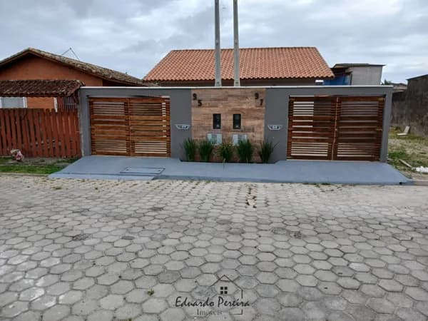 Casa a venda no bairro Tupy, Itanhaém/SP