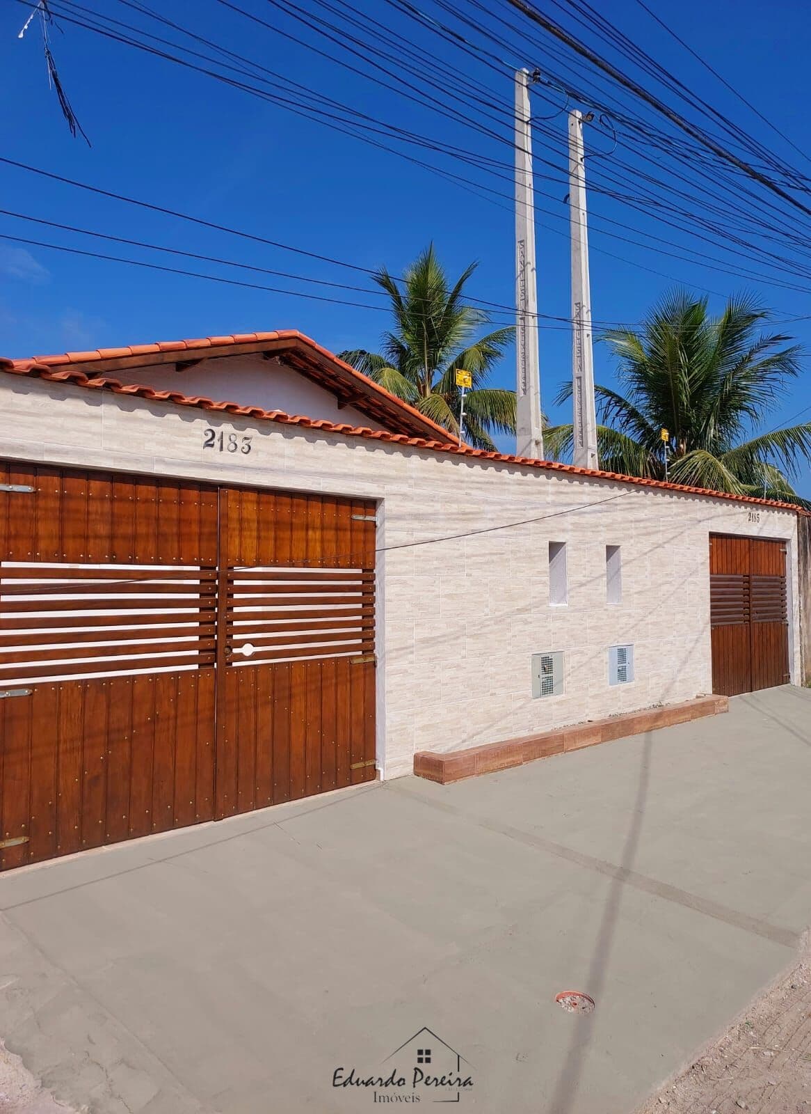 Casa á venda com Piscina e churrasqueira no bairro nossa senhora do sion em Itanhaém -SP