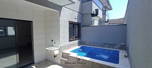 🌴✨ Charmoso Sobrado em Condomínio – Conforto, Segurança e Lazer Completo em Itanhaém! ✨🌴