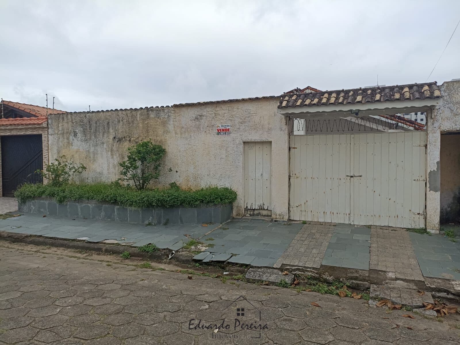 Casa para reforma a Venda no bairro Jardim iberá ( Satélite ), localizado na cidade de Itanhaém / SP.