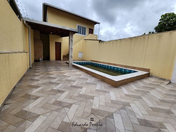 Apartamento TÉRREO para Venda no bairro Mar Azul, localizado na cidade de Itanhaém / SP.