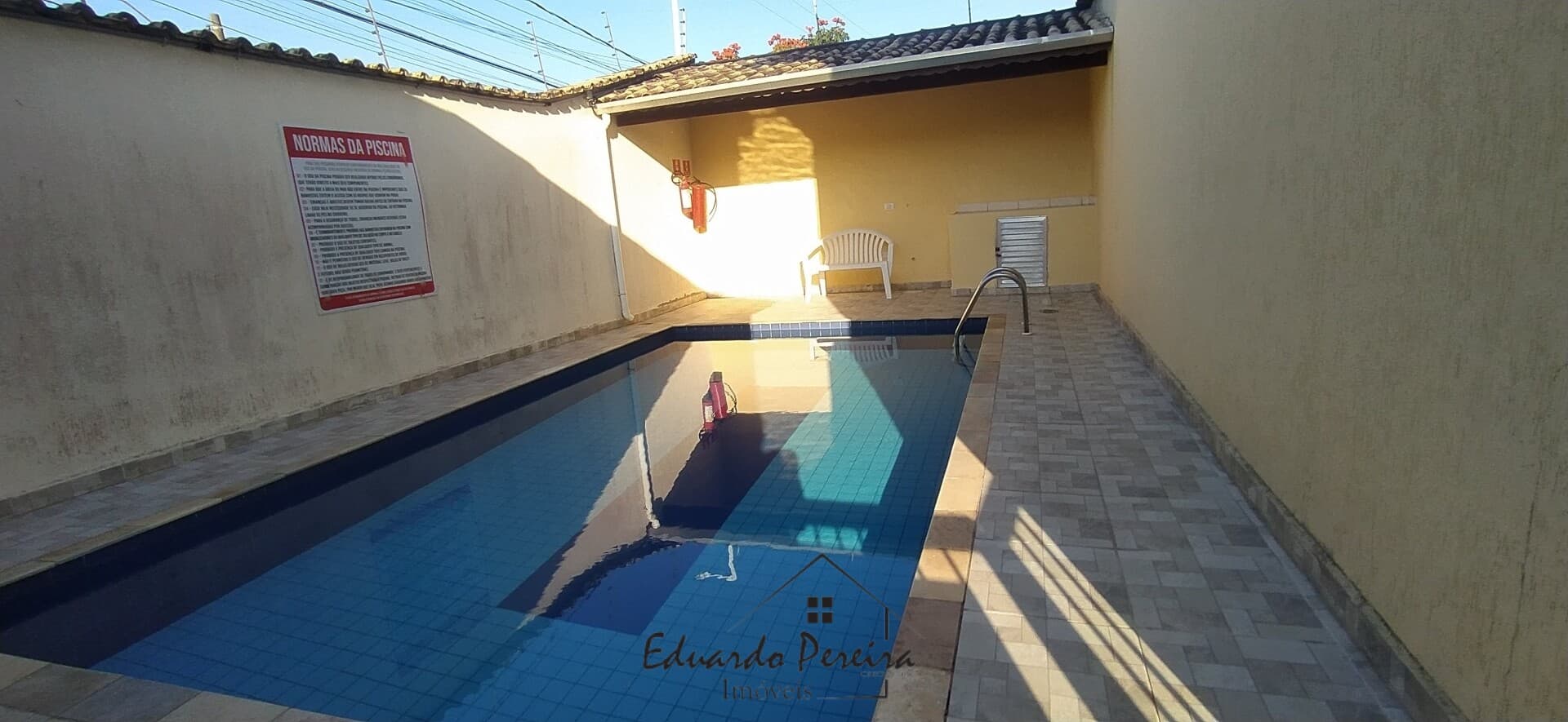 Sobrado em Condomínio com Piscina para Venda no bairro SUARÃO - LADO PRAIA, localizado na cidade de Itanhaém / SP.