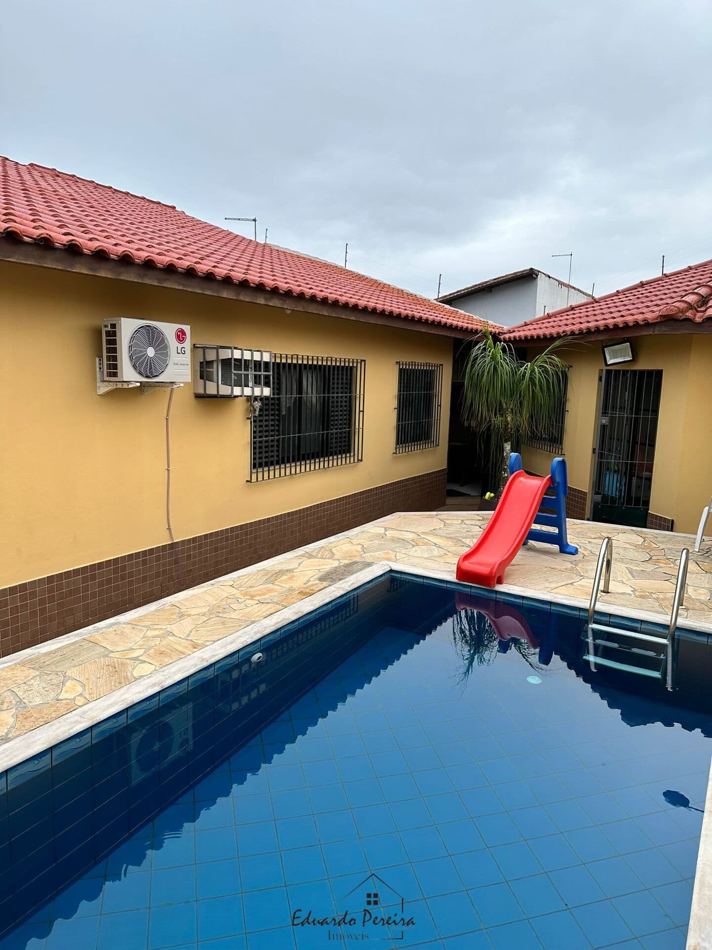 Casa no Savoy com piscina e churrasqueira em Itanhaém/SP