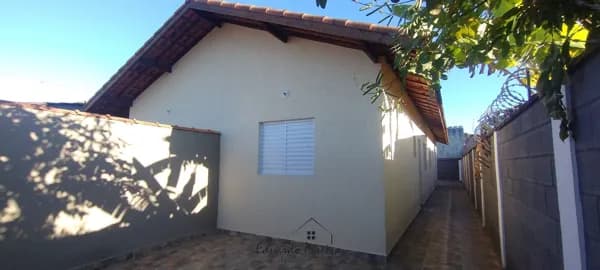 Casaá venda no bairro Nova Itanhaém