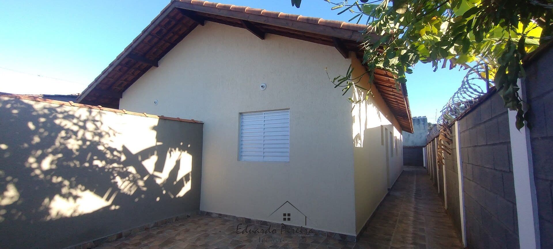 Casaá venda no bairro Nova Itanhaém