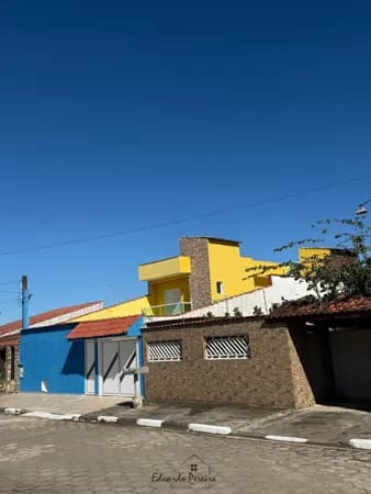 🏡 Sobrado Amplo com Piscina a 750 Metros da Praia – Conforto e Lazer em um Só Lugar!! No jardim regina em Itanhaém