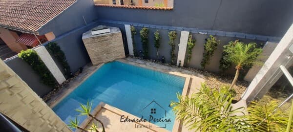 Sobrado para Venda no bairro Grandesp, localizado na cidade de Itanhaém / SP.