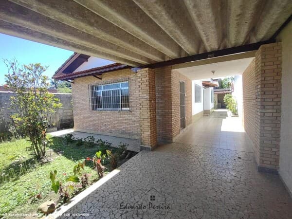Casa para Venda no bairro Balneário Gaivota, localizado na cidade de Itanhaém / SP, região Novaro.