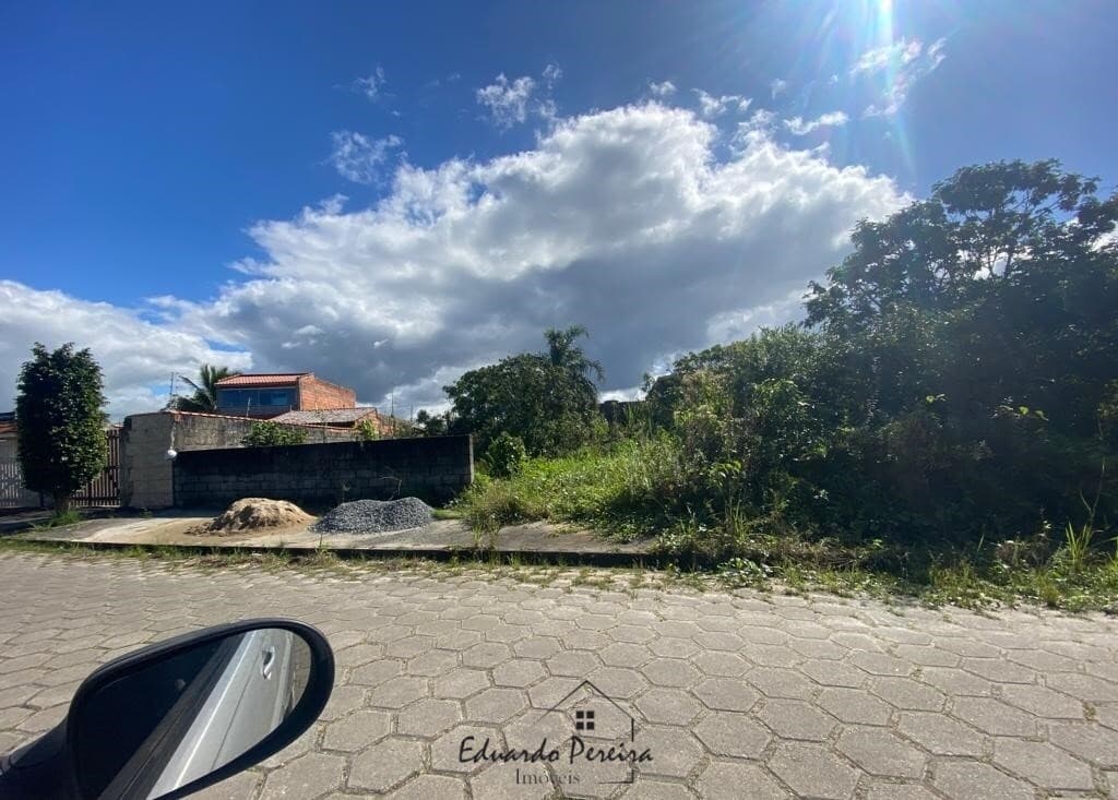 Terreno para Venda no bairro Jardim das Palmeiras, localizado na cidade de Itanhaém / SP.