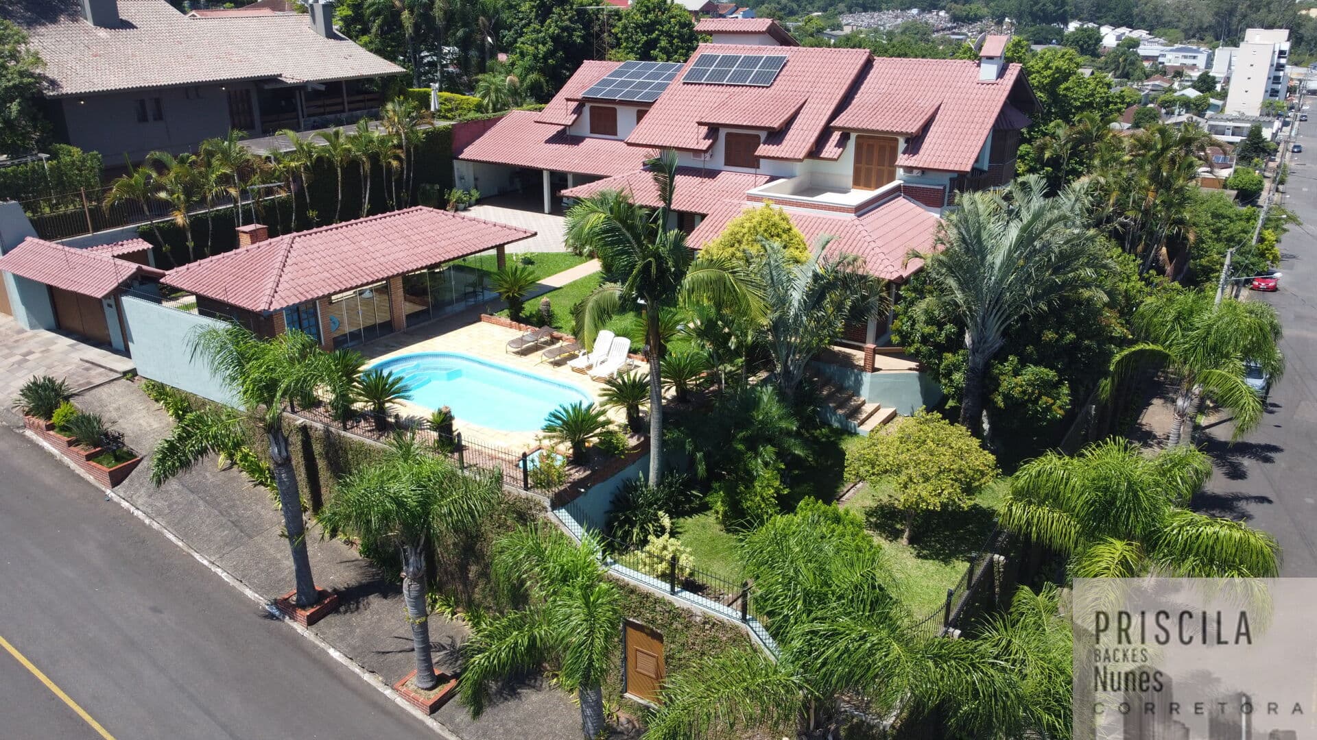 Alto Padrão, Elegante uma Residência ampla de 979,65m² em Campo Bom - RS