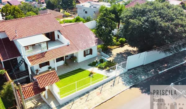 Casa Alto Padrão espetacular, Com 738m² de área espera por você em Campo Bom-RS